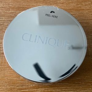 Clinique Stay Matte sheer pressed powder in 101 invisible matte